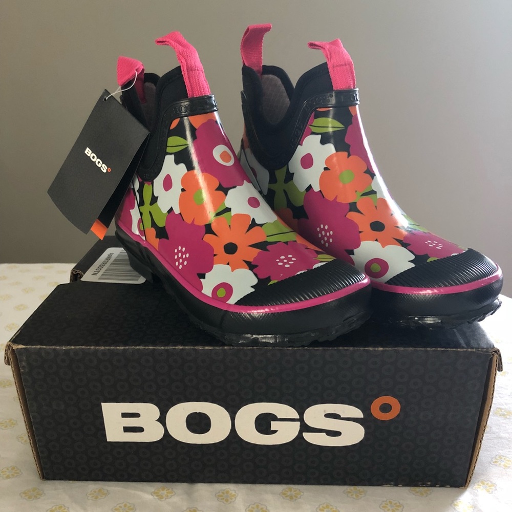 NIB Bogs Garden Boots - Harper Spring Flowers